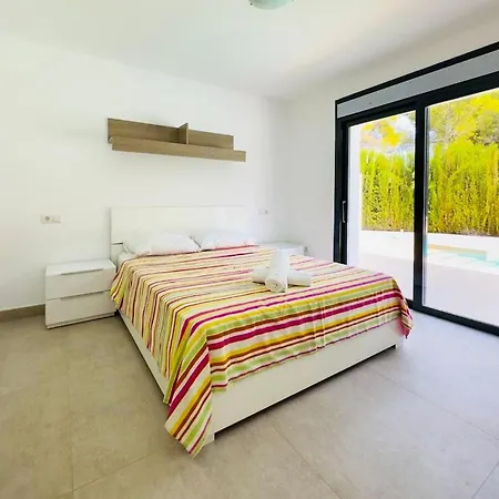 Lujo Playa Piscina Jardin Barbacoa Ideal Familias Y Grupos * Κάλπε